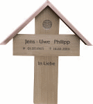 Grabkreuz mit Kupferdach und Lutherrose